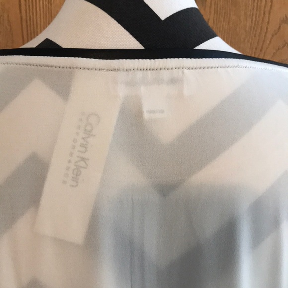 Calvin Klein - Picture 5 of 6